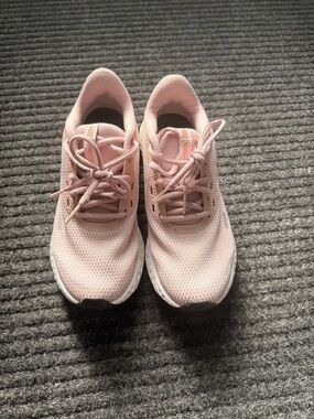 Nike Women's Light Pink Mesh Running Sneakers
